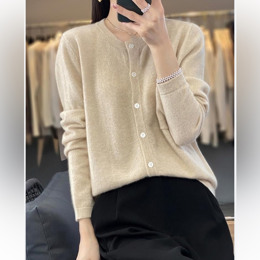 KIRKLAND SIGNATURE Women’s Beige Long Sleeves Button Down Cardigan - Medium